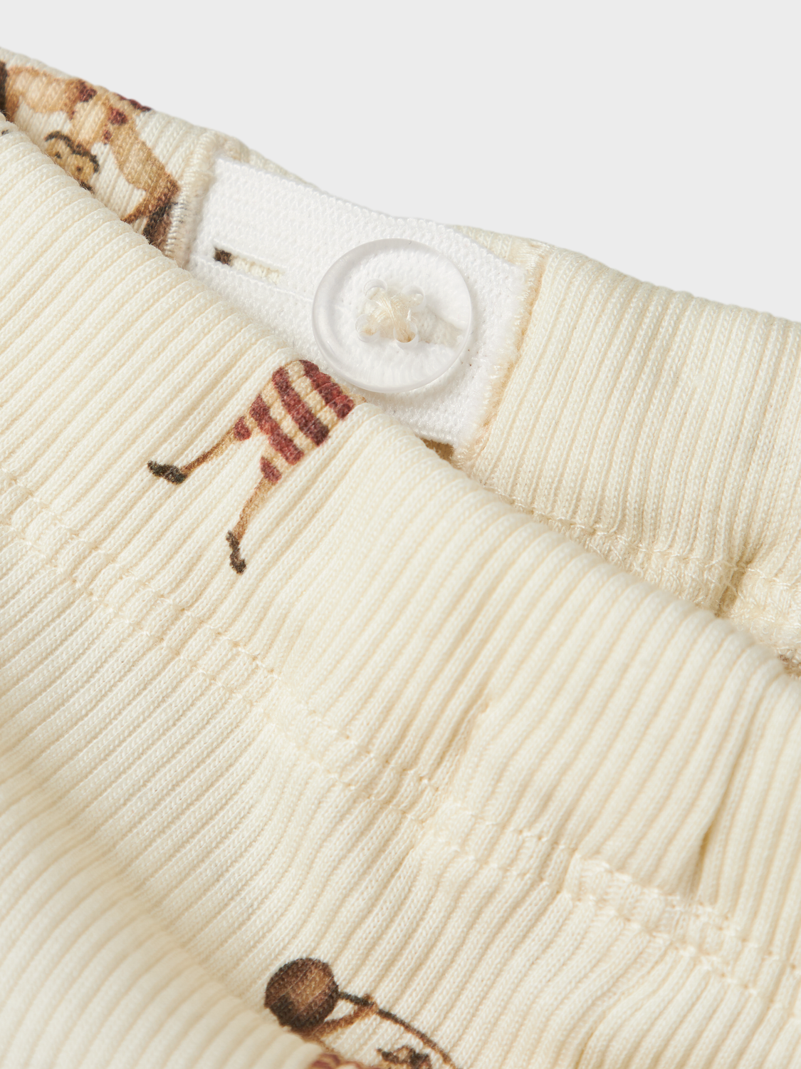 model_shot-front_full